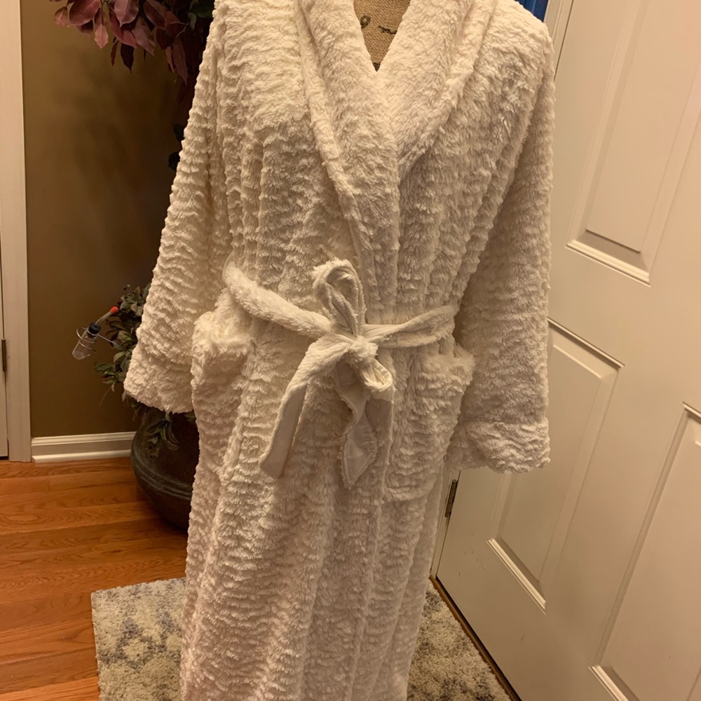 Soma plush Robe